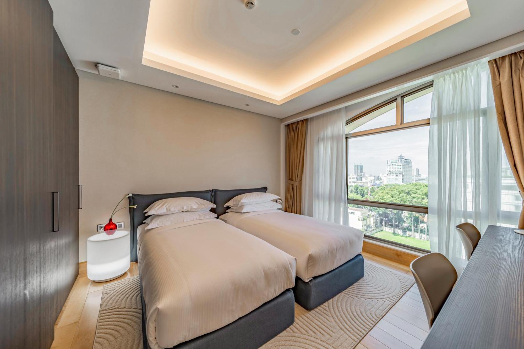 Sherwood Suites Хошимин Экстерьер фото