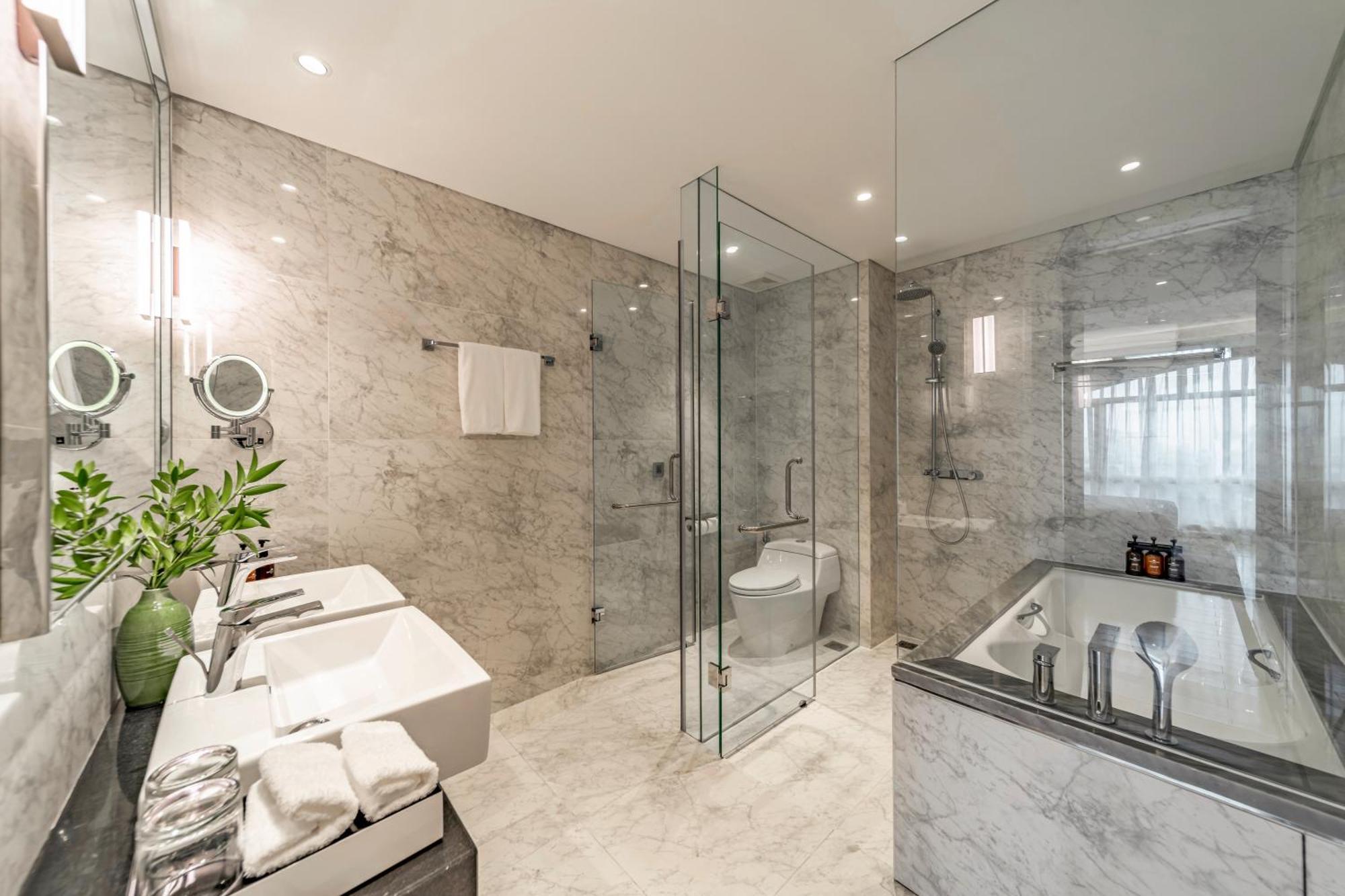 Sherwood Suites Хошимин Экстерьер фото