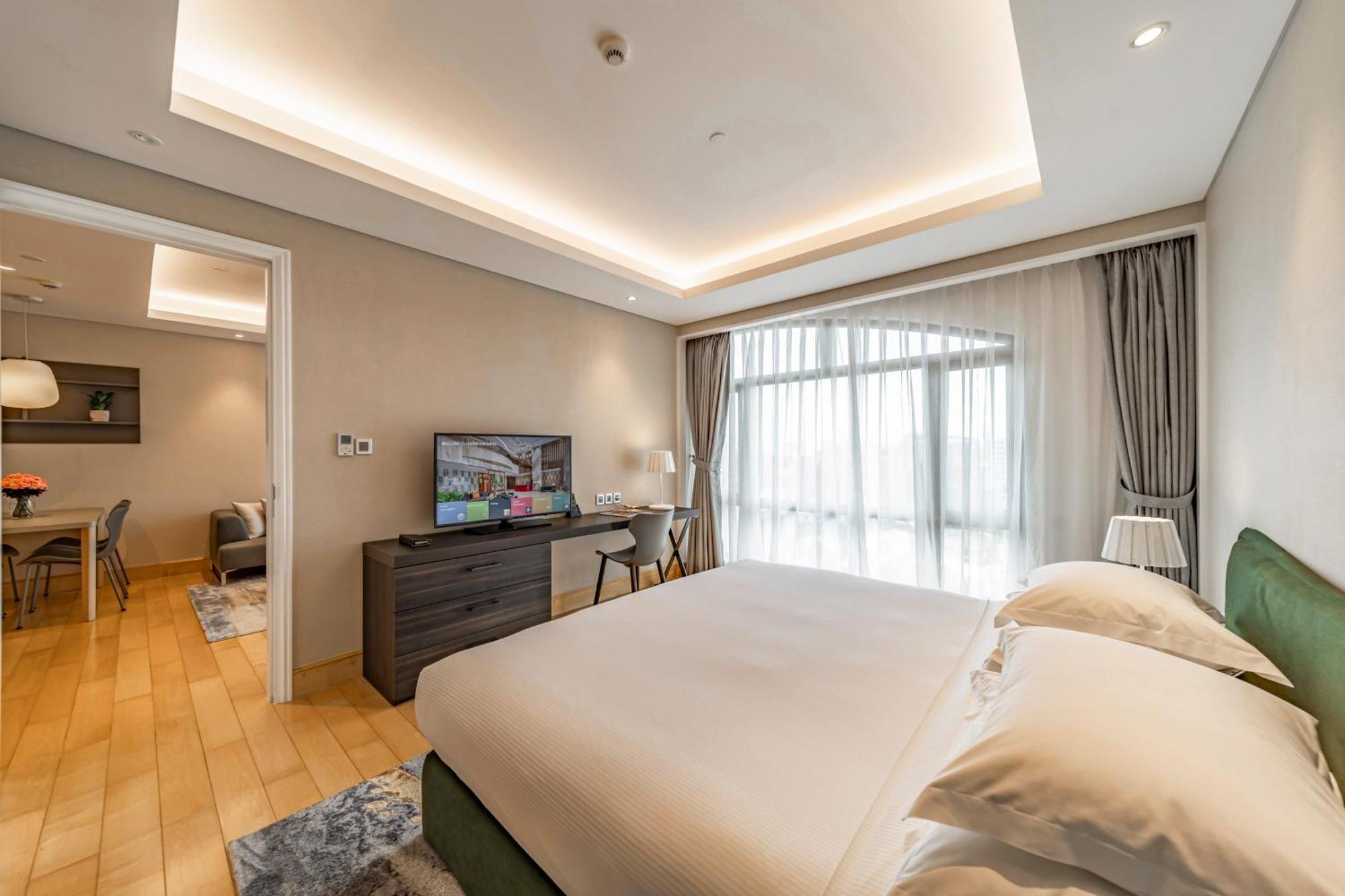 Sherwood Suites Хошимин Экстерьер фото