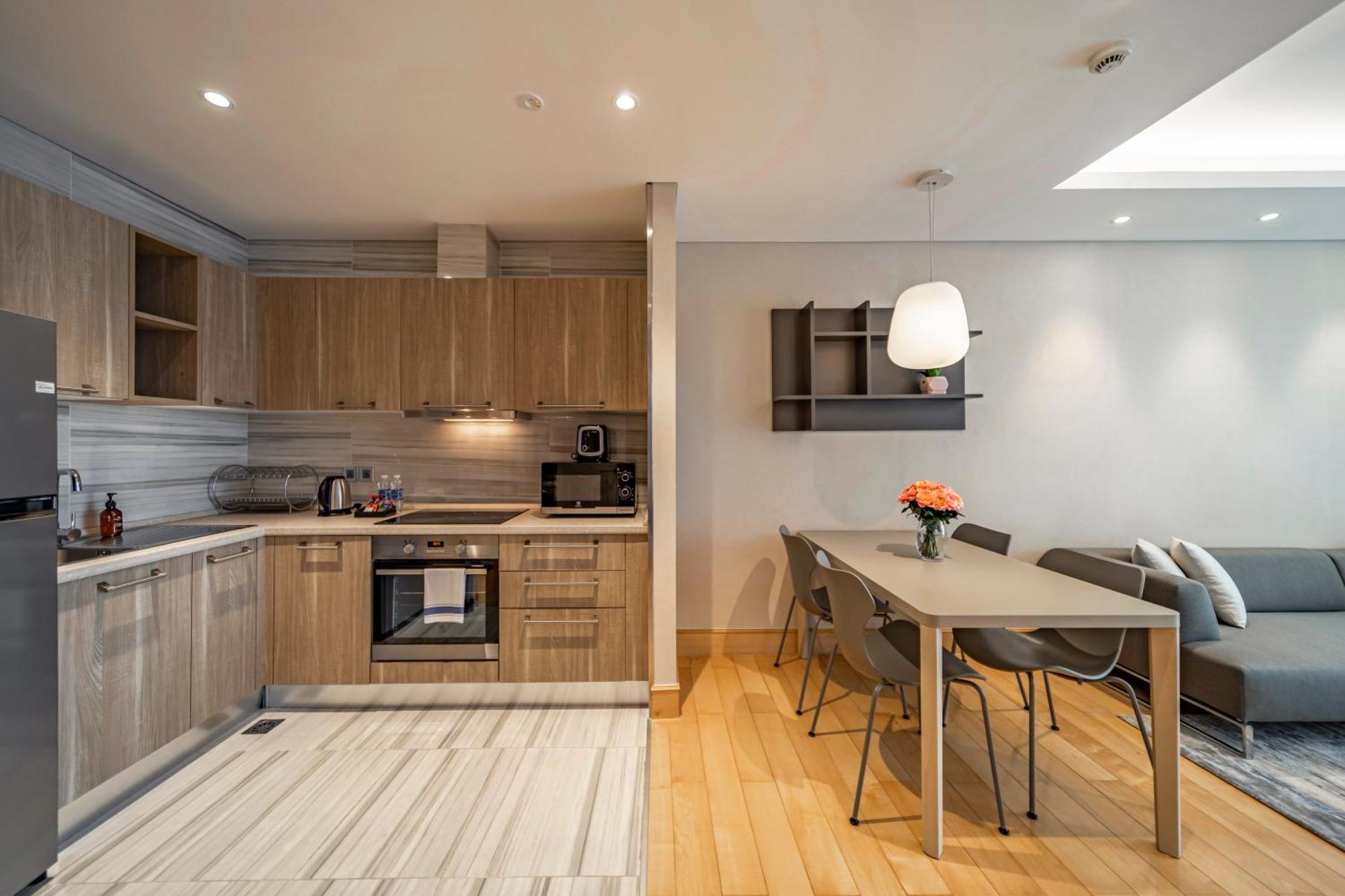 Sherwood Suites Хошимин Экстерьер фото