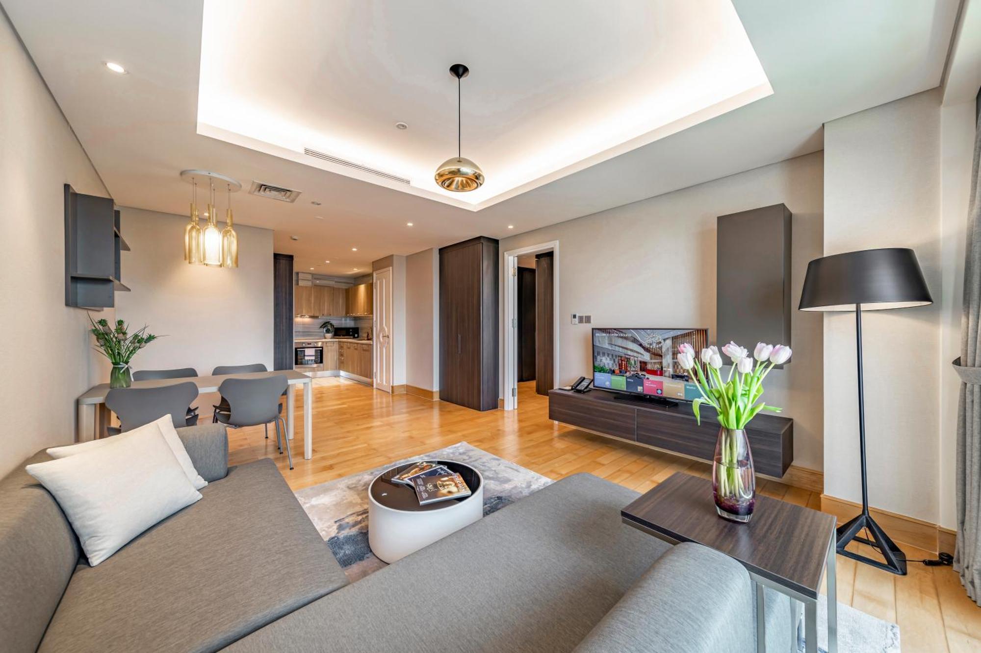 Sherwood Suites Хошимин Экстерьер фото