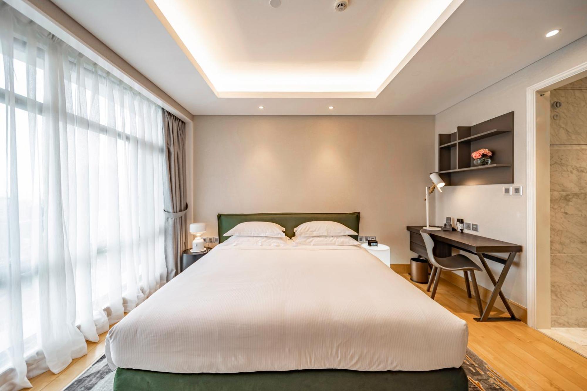 Sherwood Suites Хошимин Экстерьер фото