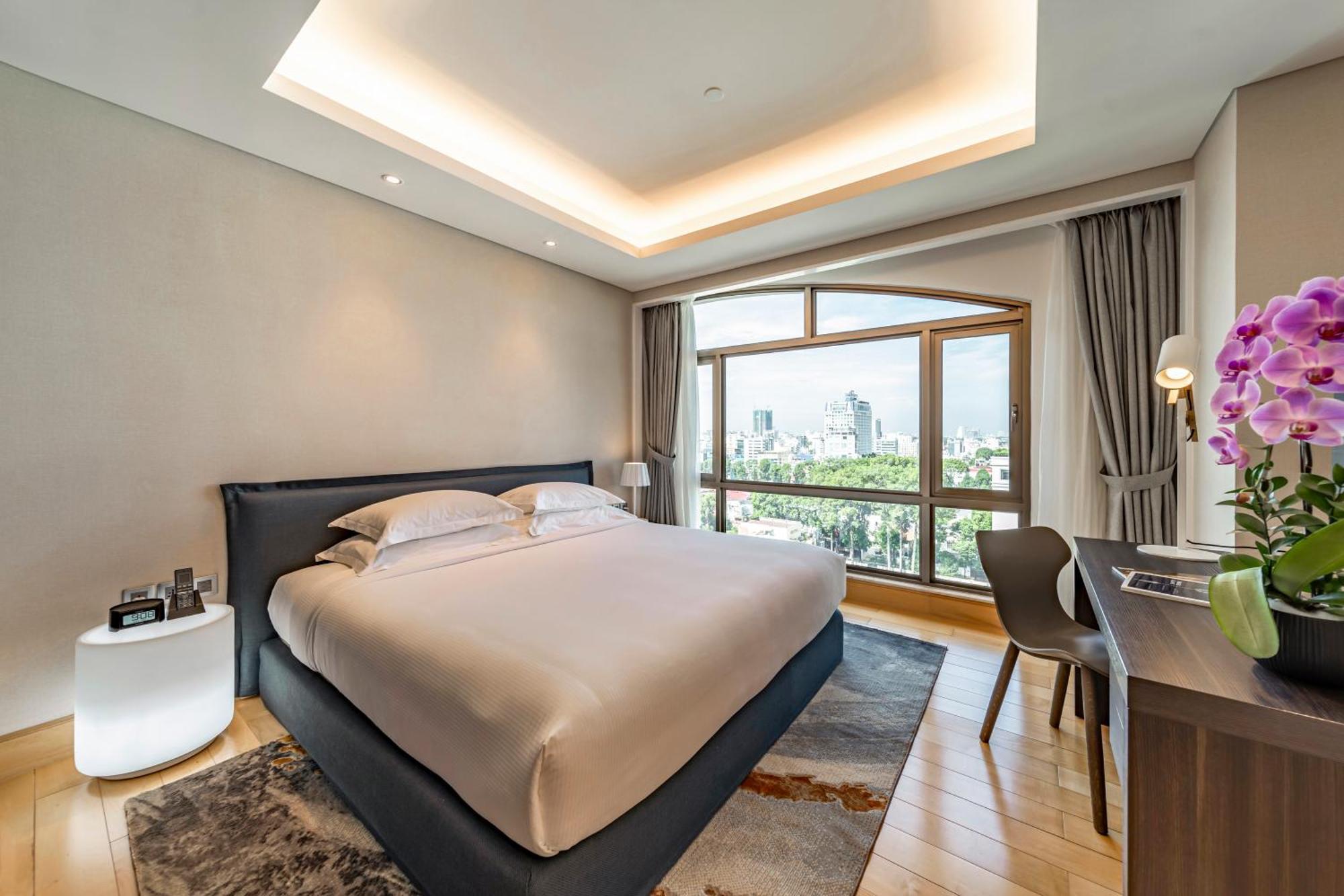 Sherwood Suites Хошимин Экстерьер фото