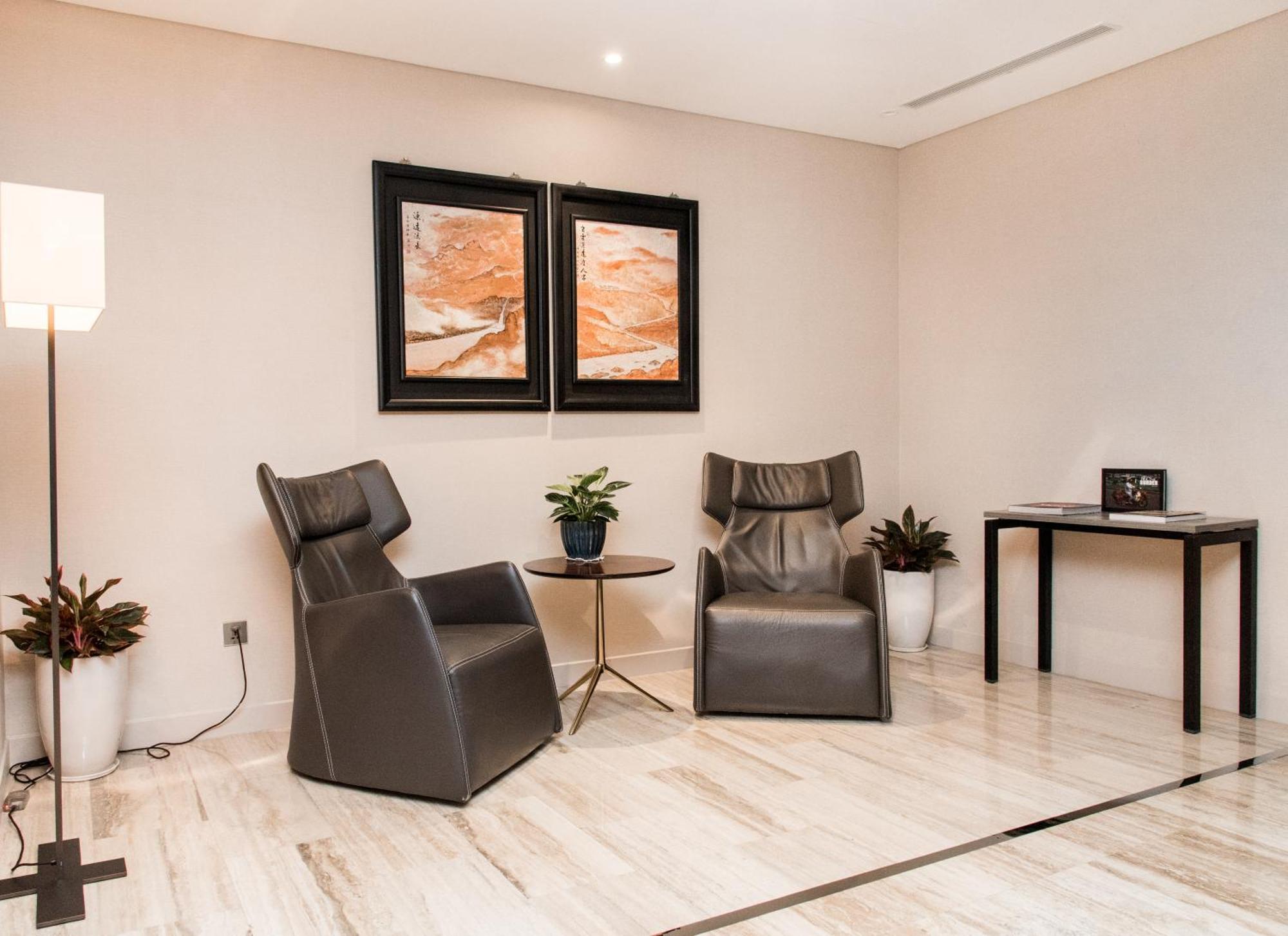 Sherwood Suites Хошимин Экстерьер фото