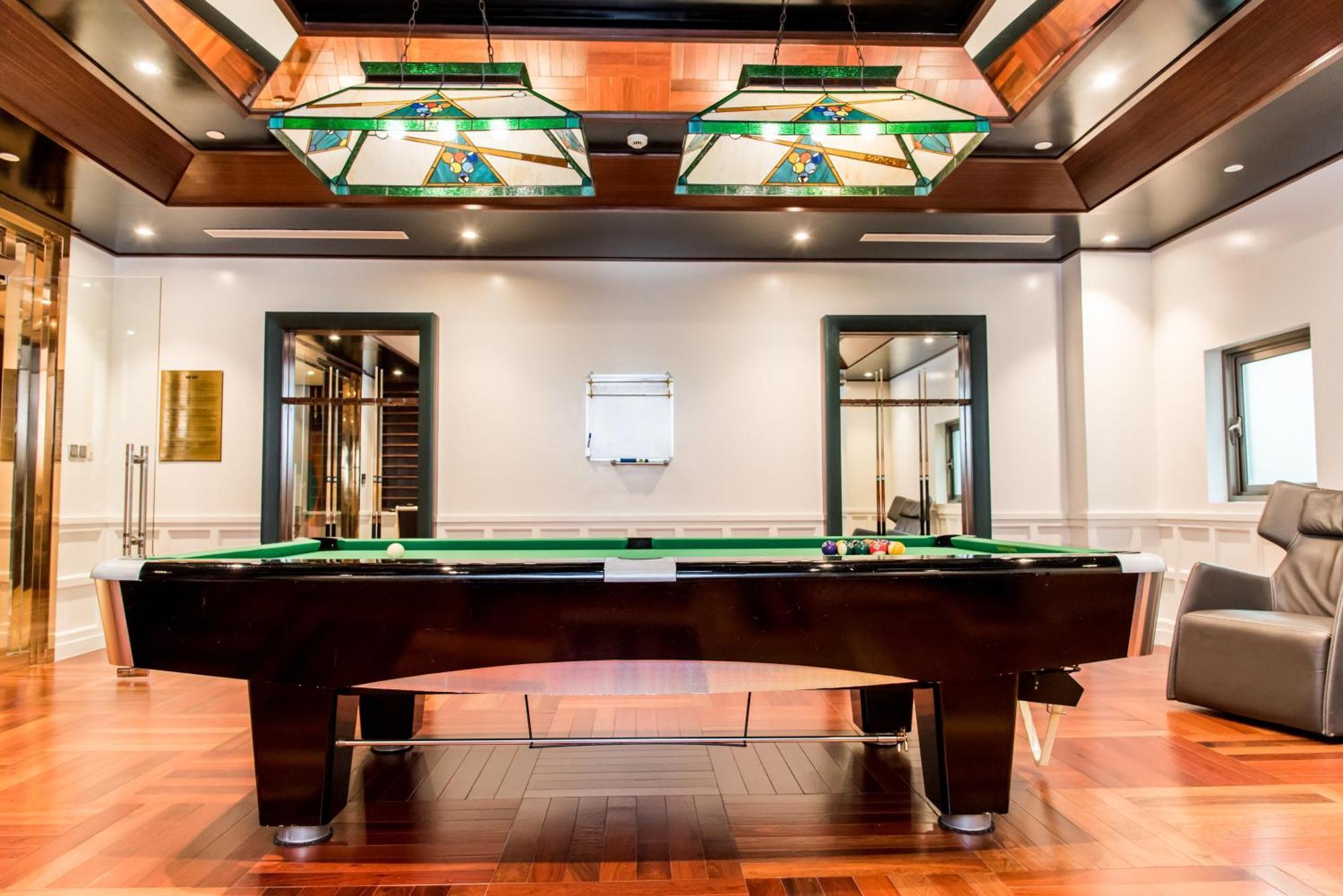 Sherwood Suites Хошимин Экстерьер фото
