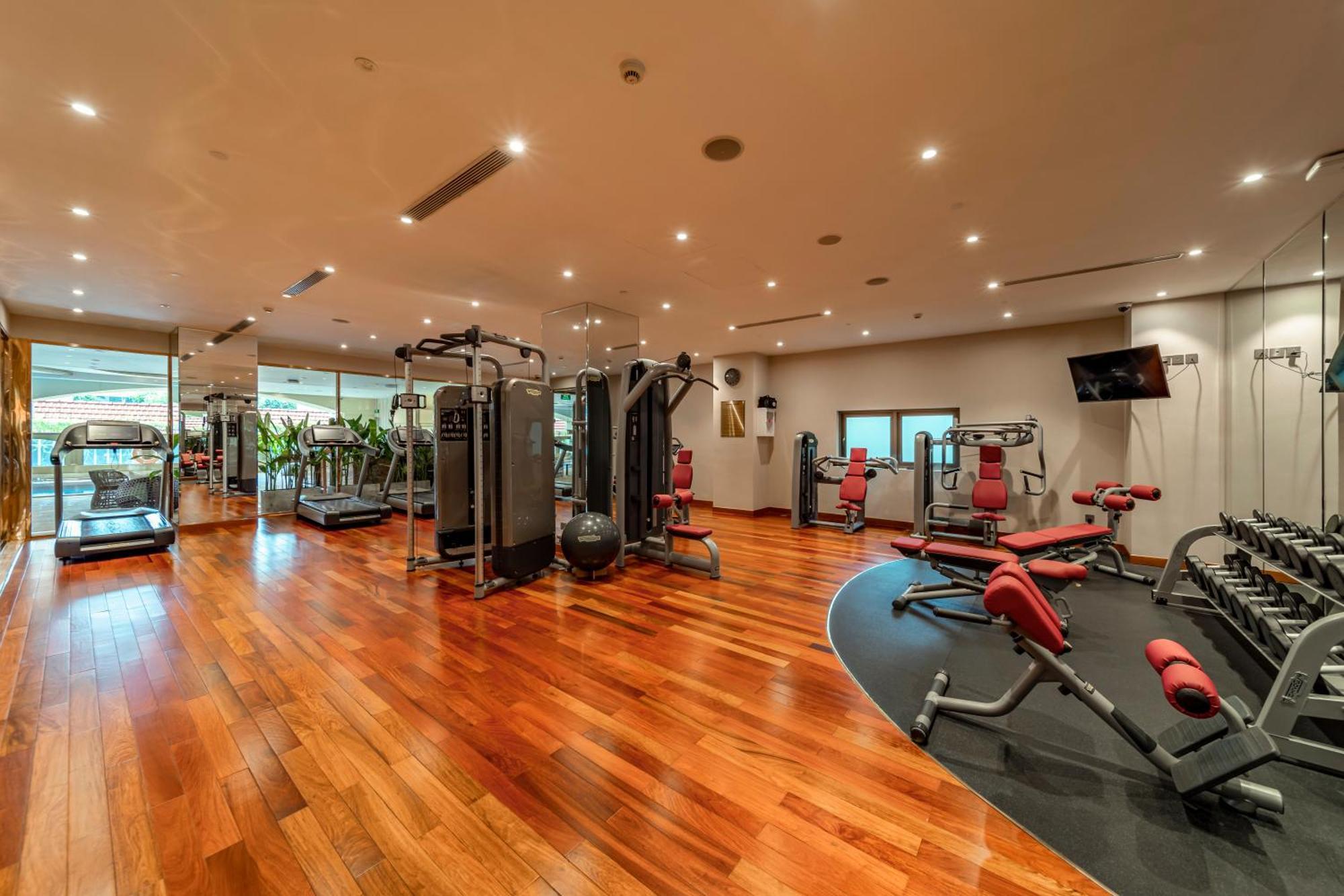 Sherwood Suites Хошимин Экстерьер фото