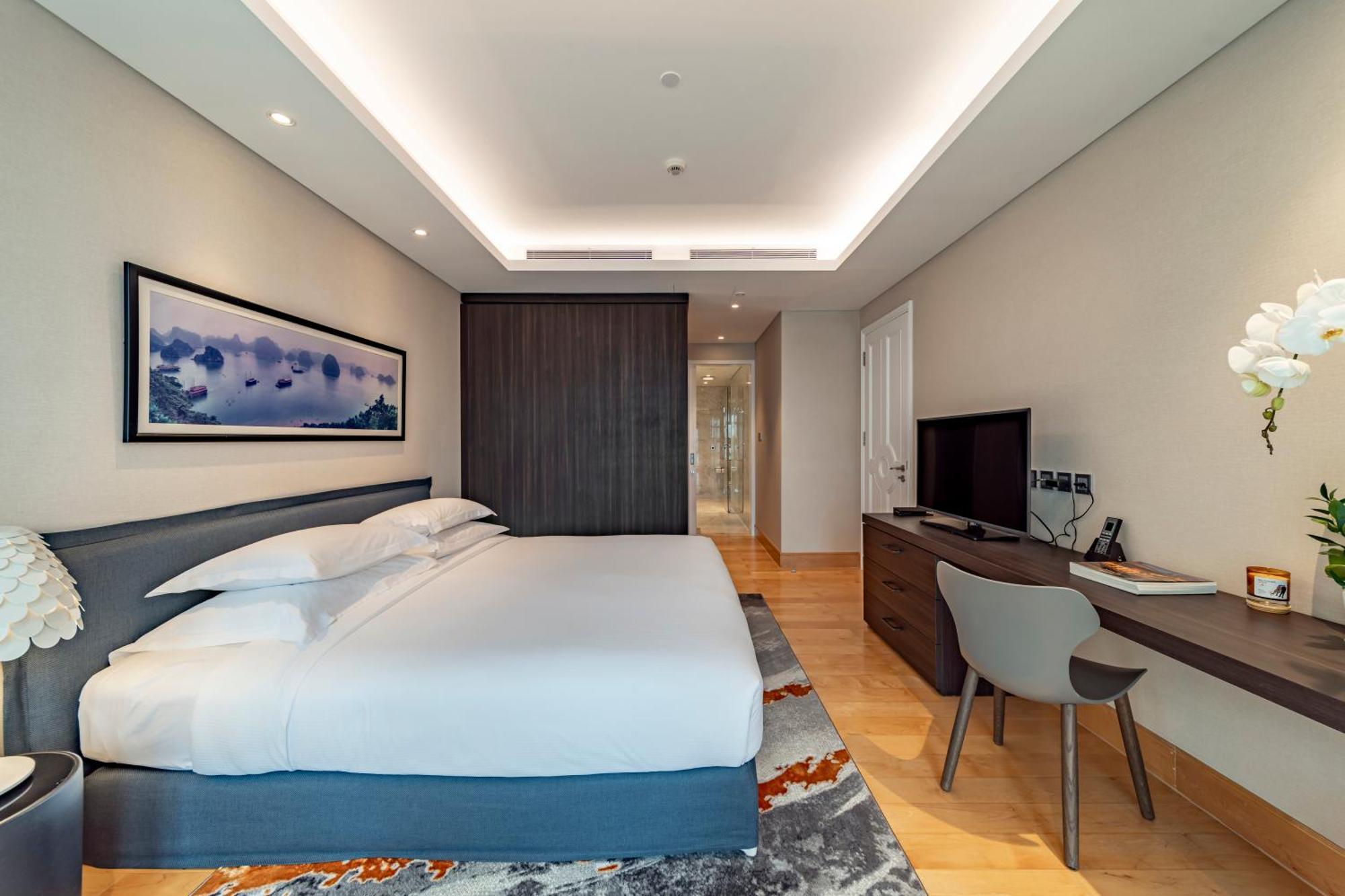 Sherwood Suites Хошимин Экстерьер фото